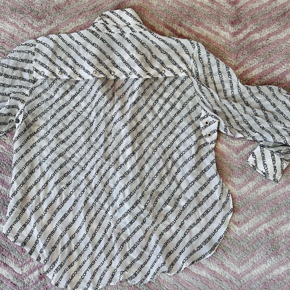Diesel print button down shirt size S, light weight, in good condition - Picture 2 of 4